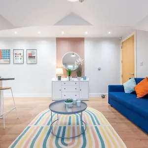 Apartment 2 Bed - Centre - Free Parking, Cardiff